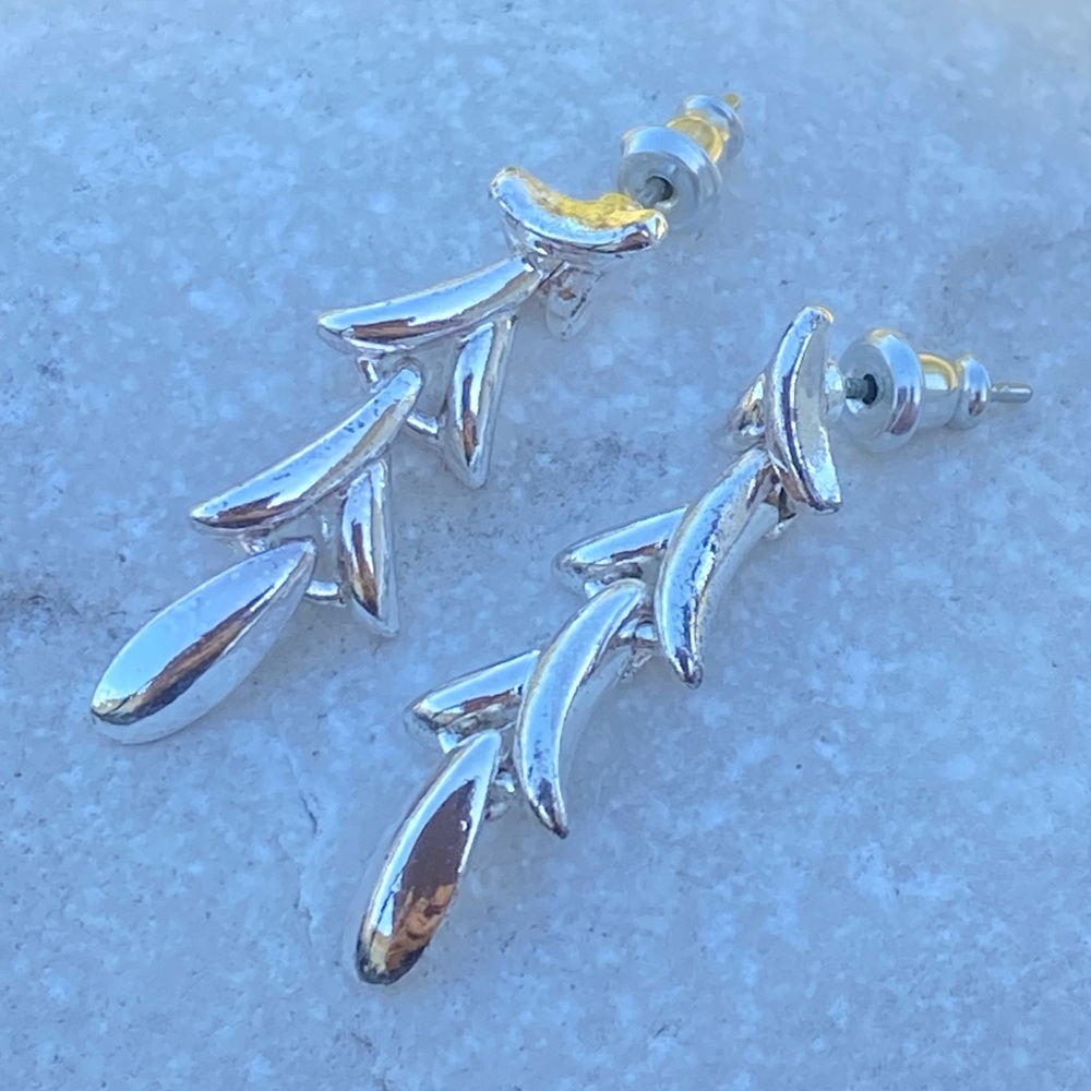2 for $20 - Silver plated arrow drop earrings
